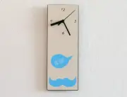 oui oui le moustache - Wall Clock