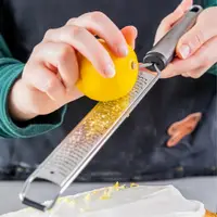 在飛比找PChome24h購物優惠-MasterClass SoftGrip止滑起司檸檬刨絲器(