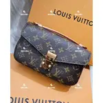 LV M46279 POCHETTE MéTIS EAST WEST 老花 郵差包