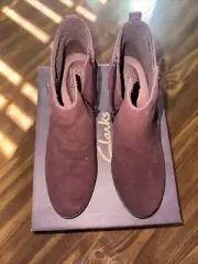 Clarks Women's Chartli Valley Booties Burgundy Suede Ankle Boots Size 8