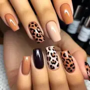 Leopard Print Press on Nails Medium Square Fake Nails Leopard jumping color