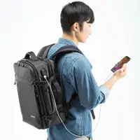 在飛比找ETMall東森購物網優惠-日本SANWA雙肩筆記本包電腦包商務辦公15.6寸適合聯想小