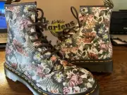 NEW w BOX DR. MARTENS 1460 FLORAL FLOWER GARDEN WOMENS SIZE 7 US BOOT
