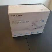 TP-Link AC750 Wi-Fi Range Extender AV500 Powerline Edition TL-WPA4530 Kit