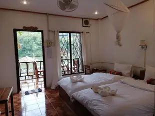 南奧河畔小屋Nam Ou River Lodge