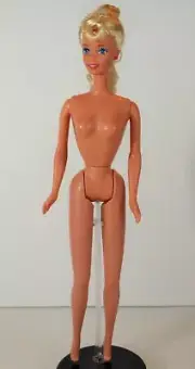 Barbie Doll Genuine Earrings Articulated 3 Position Knee Twists Turn Waist