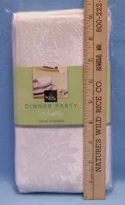 NEW Home Wear Dinner Party Medley Set of 4 Napkins White
