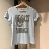 在飛比找蝦皮購物優惠-ESprit 淺藍美式照片T-shirt  香港門市購入