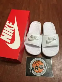 在飛比找Yahoo!奇摩拍賣優惠-【 鋒仔球鞋 】 NIKE WMNS BENASSI JDI