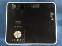 在飛比找Yahoo!奇摩拍賣優惠-☆手機寶藏點☆ TOSHIBA 東芝 TLP-X2000 2