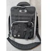 NEW Oakley CHECKPOINT Vertical Computer Laptop Black Padded Messenger Bag Office