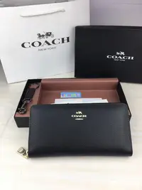 在飛比找Yahoo!奇摩拍賣優惠-全館免運 COACH 52372 皮夾 長夾 錢包 送禮附鑰