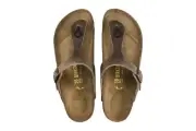 Birkenstock Gizeh Oiled leather Sandals (Tobacco Brown)