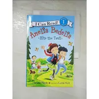 在飛比找蝦皮購物優惠-Amelia Bedelia Hits the Trail_