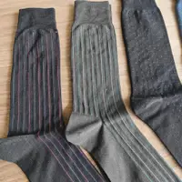 在飛比找ETMall東森購物網優惠-青島外貿除臭絲光棉點點紳士襪