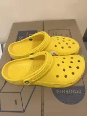 Size 13 Men’s / 15 Women’s Classic Crocs Sun Flower