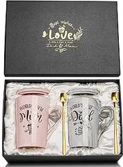 Mum and Dad Coffee Mugs Set - Gifts for Pregnancy Announcement - 14oz Funny Ceramic Couples Mugs - New Parent Gift, Anniversary Birthday, Marble Cup with Lid Spoon Greeting Card Boxed (Pink & Gray)