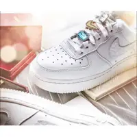 在飛比找蝦皮購物優惠-Nike Air Force 1 LX 限量款白色寶石運動鞋