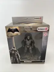 Schleich DC Batman V Superman Armored Batman Statue Collectible NIB