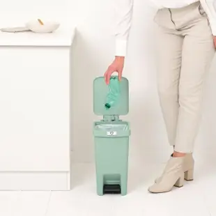 【Brabantia】PEDAL BIN STEPUP腳踏式環保垃圾桶10L(淺灰/仙綠)