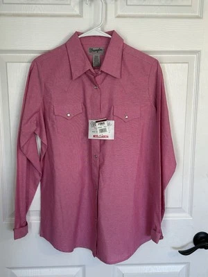Woman’s Pink Wrangler Pearl Button Down Woman’s Size Large