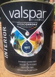 VALSPAR 4 LITRE DIAMOND INTERIOR WASHABLE MATT-ACRYLIC SUPER-WHITE paint