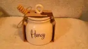 Heart Of The Home Honey Pot & Wooden Dipper New