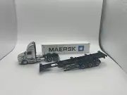 DM 71069 Peterbilt 579 Silver Day Cab Truck Skel Trailer and 40ft Container 1:50