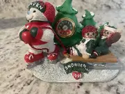 1998 Raggedy Ann & Andy w/Santa/Snowdon /A sledding/Holiday/clock/not/tested.