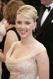 Actress Scarlett Johansson attends the premiere of the film Match - Old Photo 3