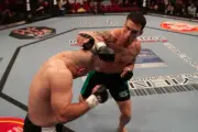 Nate Quarry fights Lodune Sincaid at The Ultimate Fighter Season 1 Finale 7x5