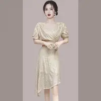 在飛比找momo購物網優惠-【Very Buy 非常勸敗】女裝晚禮服氣質輕奢小眾金色晚宴