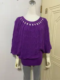 在飛比找Yahoo!奇摩拍賣優惠-設計師海蒂山Hidesan品牌葡紫色領圍縫珠寬連袖針織衫(適