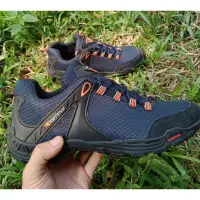 在飛比找蝦皮購物優惠-Newtoon karrimor 登山鞋