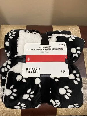 Pet Print Fleece Blanket In Color Black And White