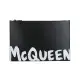 【ALEXANDER MCQUEEN】ALEXANDER McQUEEN刷印白字LOGO小牛皮拉鍊手拿包(男款/黑)