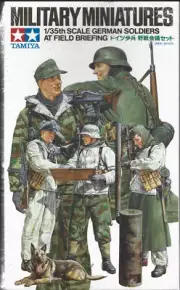 Tamiya WWII German Soldiers at Field Briefing, Shepherd, Field Stove in 1/35 212