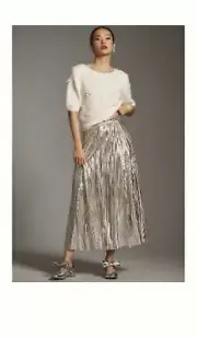 NWT M Anthropologie Silver Metallic Pleated MIDI Skirt. Pull on styling