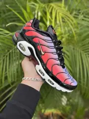 Nike Tn ‘Sisterhood’