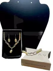 New Avon Kayla 3 Piece Pearlesque Gift Set 2013