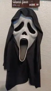 Scream April/June 2016 Ghost Face Mask EU GhostFace Fun World Scream 4 Non Glow