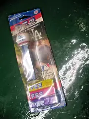 L A LOS ANGELES DODGERS PEZ CANDY & DISPENER ORIGINAL PACKAGE UNOPENED