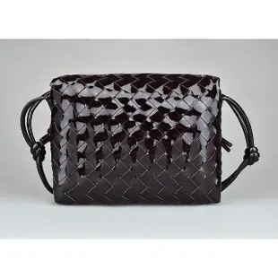 【BOTTEGA VENETA 寶緹嘉】BV BOTTEGA VENETA INTRECCIO內裡壓印LOGO菱格造型漆皮拉鍊斜背包(小/深紫紅)