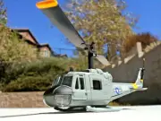 CORGI BELL UH-1C HUEY US NAVY VIETNAM 1:100 SCALE SHOWCASE FIGHTING MACHINES