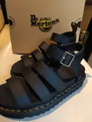 DR MARTENS BLAIRE Air Wave Black Hydro Leather Sandals Size 9/7/41 New In Box
