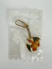 POKEMON Charizard Roar Vintage Nintendo Metal Enamel Keyring Keychain Charm