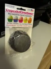 Cupcake Creations Black No Muffin Pan Required 32 Baking Cups New!!!