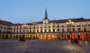 里昂主廣場NH旅館NH Leon Plaza Mayor