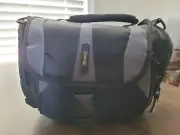 Targus Padded Camera/Camcorder Bag-Black w/Shoulder Strap & Pockets-NWOT