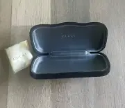 Gucci Authentic Black Velvet Sun Eyeglasses Case Blue Inside clam shell w/Cloth